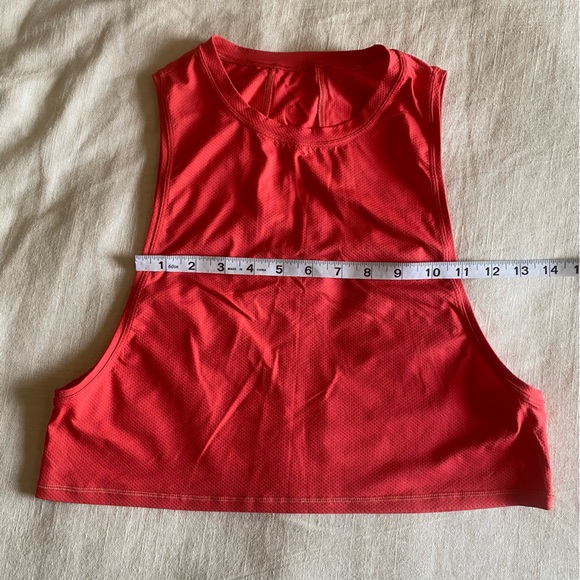Lululemon muscle love crop tank - Picture 4 of 7